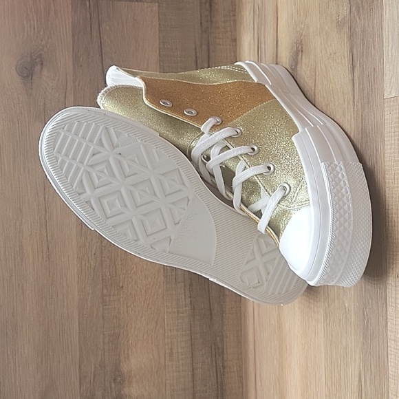 Converse high top Brand new platform in the box no lid. - Picture 4 of 15